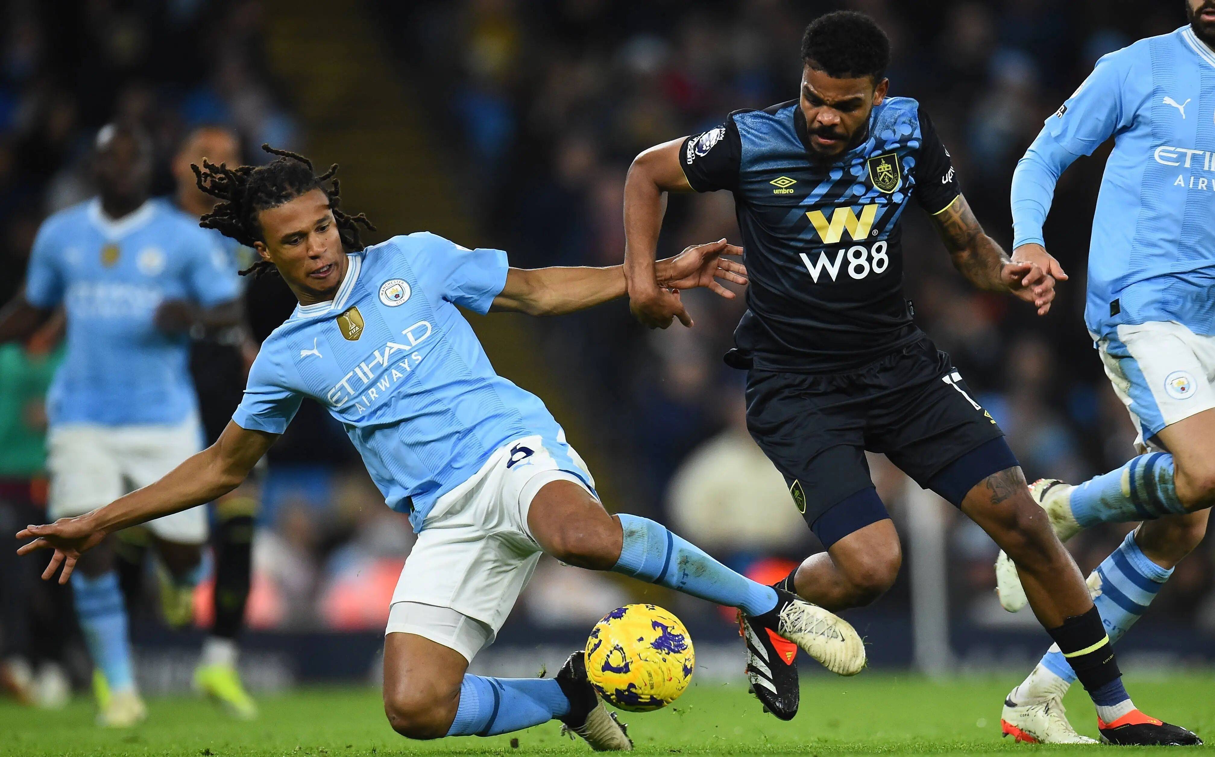 拜仁官方：帕夫洛维奇、比朔夫因病缺席，金玟哉膝盖受伤（拜仁通报：帕夫洛维奇、比朔夫因病缺阵，金玟哉膝部受伤）