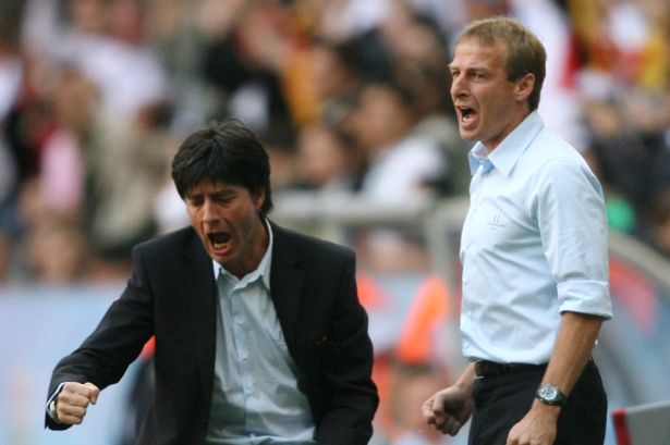 塔雷：拥有魔笛这样的导师是亚沙里的优势，我们对他充满信心（塔雷：有魔笛指点，亚沙里更具优势；我们对他信心十足）